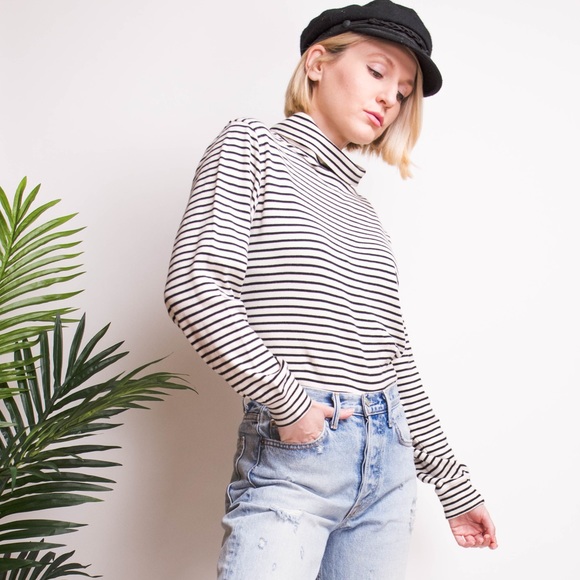 ❌SOLD❌Vintage 90s black + white striped turtleneck - Picture 3 of 8